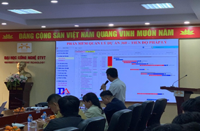 Ông Dương Tất Thắng trình bày tham luận về phần mềm quản lý dự án, quản lý thi công và nghiệm thu xây dựng