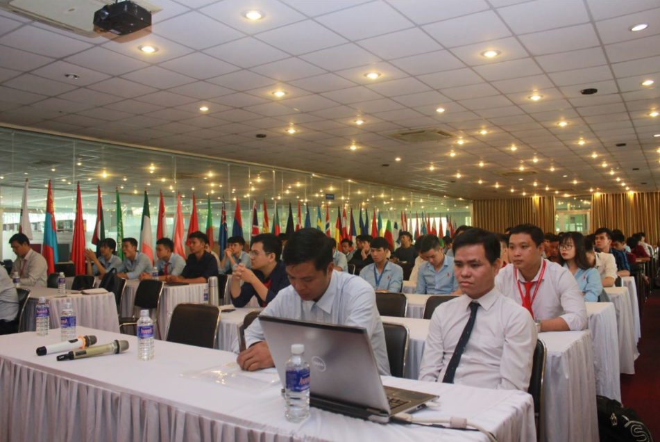Đại diện ban lãnh đạo công ty
